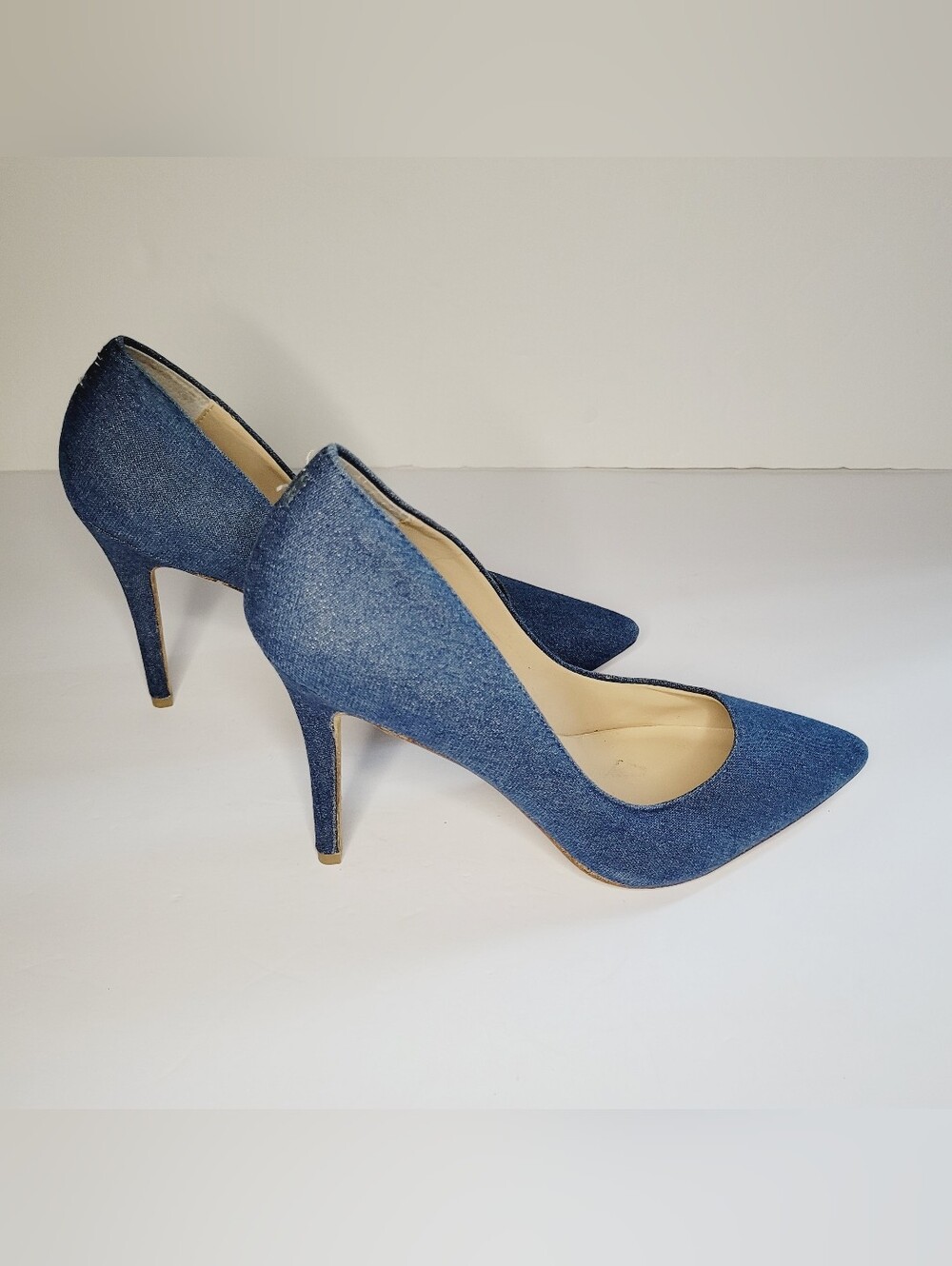 Neiman Marcus Denim Blue Stiletto Heels Pointed Toe Womens 8 M Going Out Y2K - Picture 2 of 8
